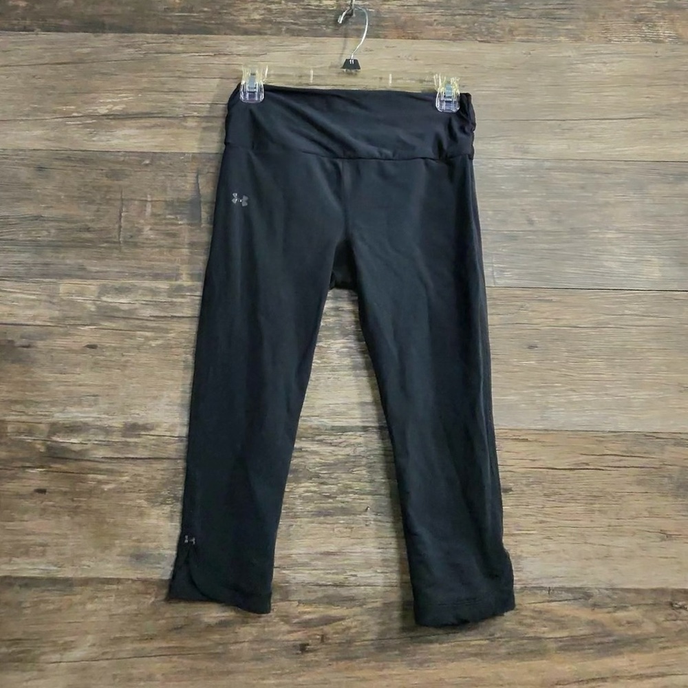 Under Armour Black Capri Cropped Leggings